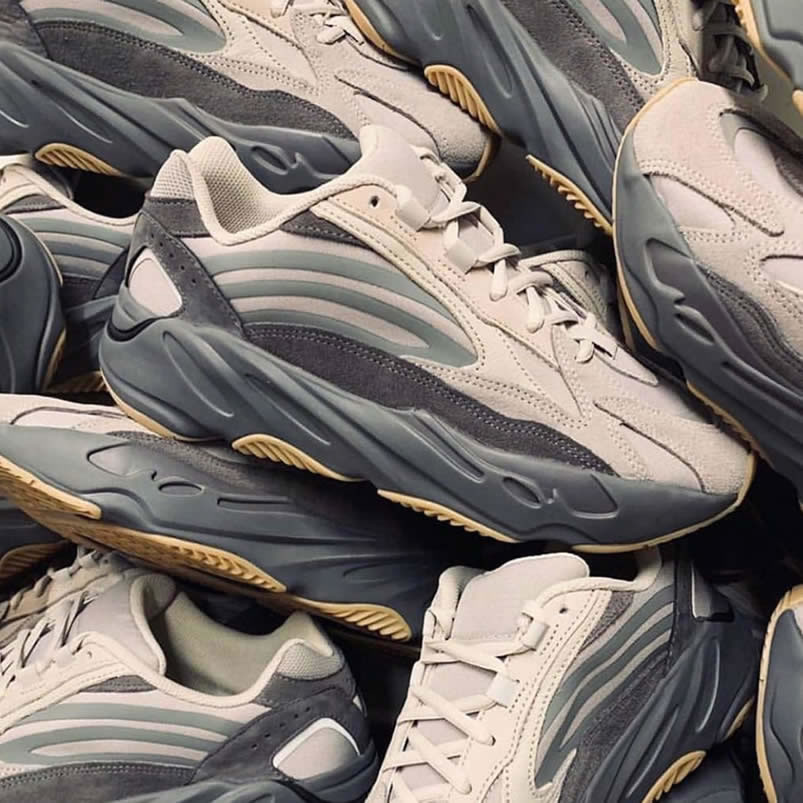 Adidas Yeezy Boost 700 V2 Tephra On Feet Outfit Style Fu7914 (7) - www.kitistry.com Adidas Yeezy Boost 700 V2 Tephra On Feet Outfit Style Fu7914 (7) - www.kitistry.com