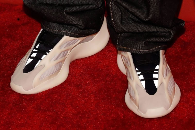 Adidas Yeezy Boost 700 V3 Azael On Feet Release Date Fw4980 (1) - www.kitistry.com Adidas Yeezy Boost 700 V3 Azael On Feet Release Date Fw4980 (1) - www.kitistry.com