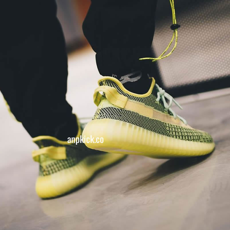 Adidas Yeezy Boost 350 V2 Yeezreel Reflective Green Black On Feet Release Date Fw4130 (2) - www.kitistry.com Adidas Yeezy Boost 350 V2 Yeezreel Reflective Green Black On Feet Release Date Fw4130 (2) - www.kitistry.com