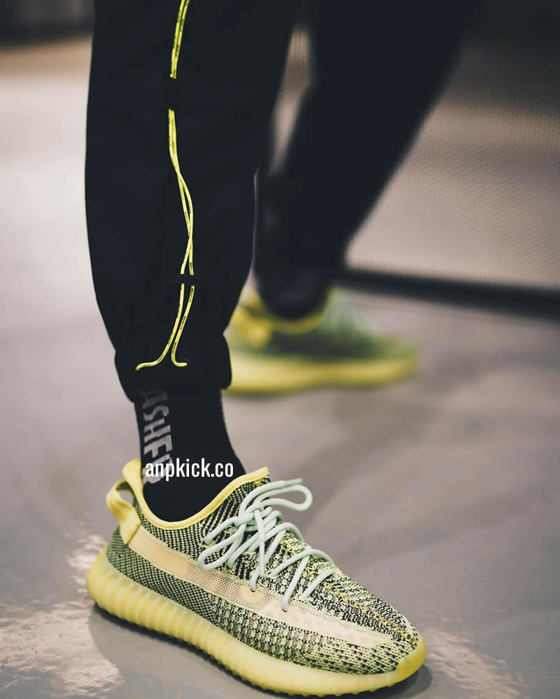 Adidas Yeezy Boost 350 V2 Yeezreel Reflective Green Black On Feet Release Date Fw4130 (6) - www.kitistry.com Adidas Yeezy Boost 350 V2 Yeezreel Reflective Green Black On Feet Release Date Fw4130 (6) - www.kitistry.com