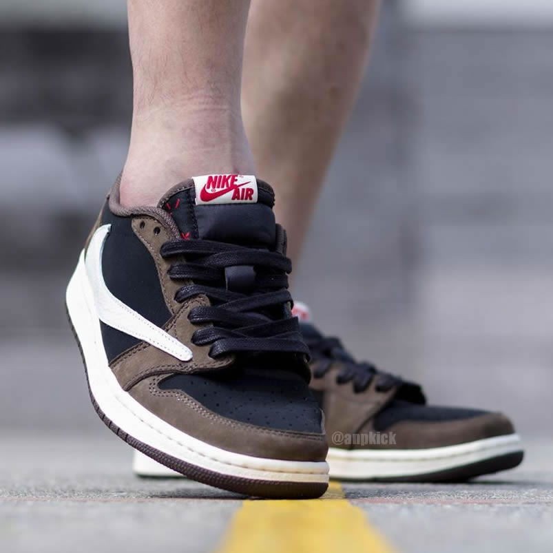 Travis Scott Air Jordan 1 Low Og On Feet Dark Mocha Cq4277 001 (3) - www.kitistry.com Travis Scott Air Jordan 1 Low Og On Feet Dark Mocha Cq4277 001 (3) - www.kitistry.com