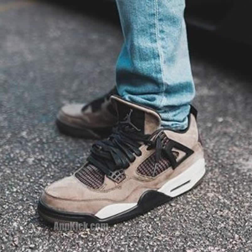 Travis Scott Olive Air Jordan 4 On Feet (1) - www.kitistry.com Travis Scott Olive Air Jordan 4 On Feet (1) - www.kitistry.com
