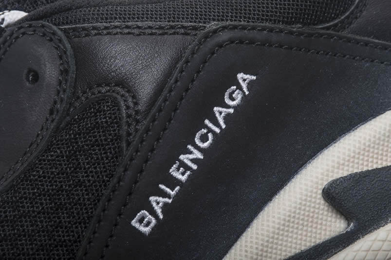 Balenciaga Triple S Sneakers Black Red Shoes 483513w06e1 1000 (18) - www.kitistry.com