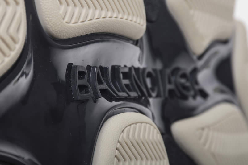 Balenciaga Triple S Sneakers Black Red Shoes 483513w06e1 1000 (27) - www.kitistry.com