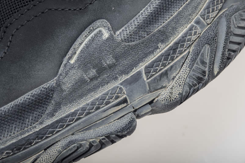 Balenciaga Triple S Sneakers Black Shoes 512176w09o1 1000 (16) - www.kitistry.com