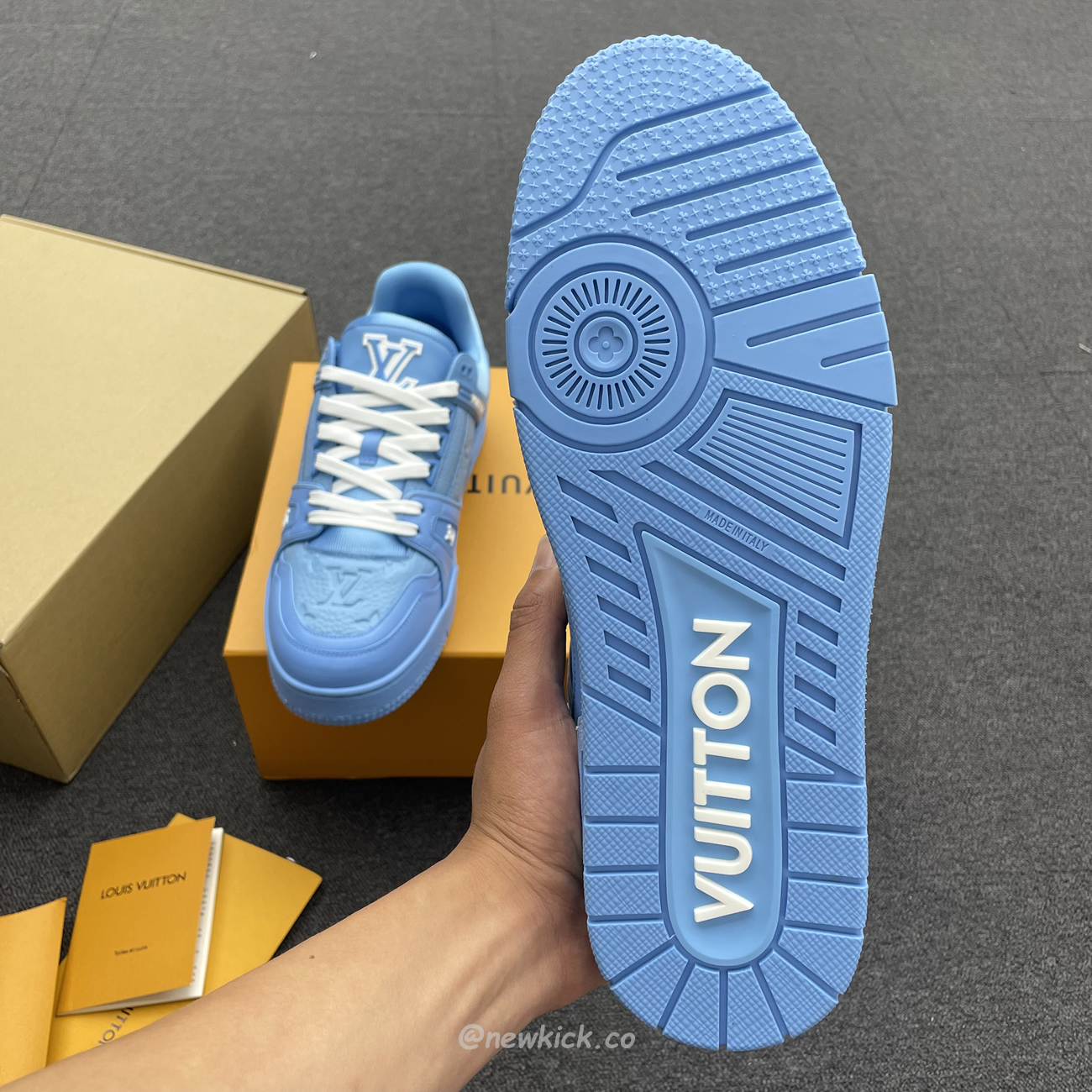 Louis Vuitton Trainer Blue Embossed Monogram (5) - www.kitistry.com