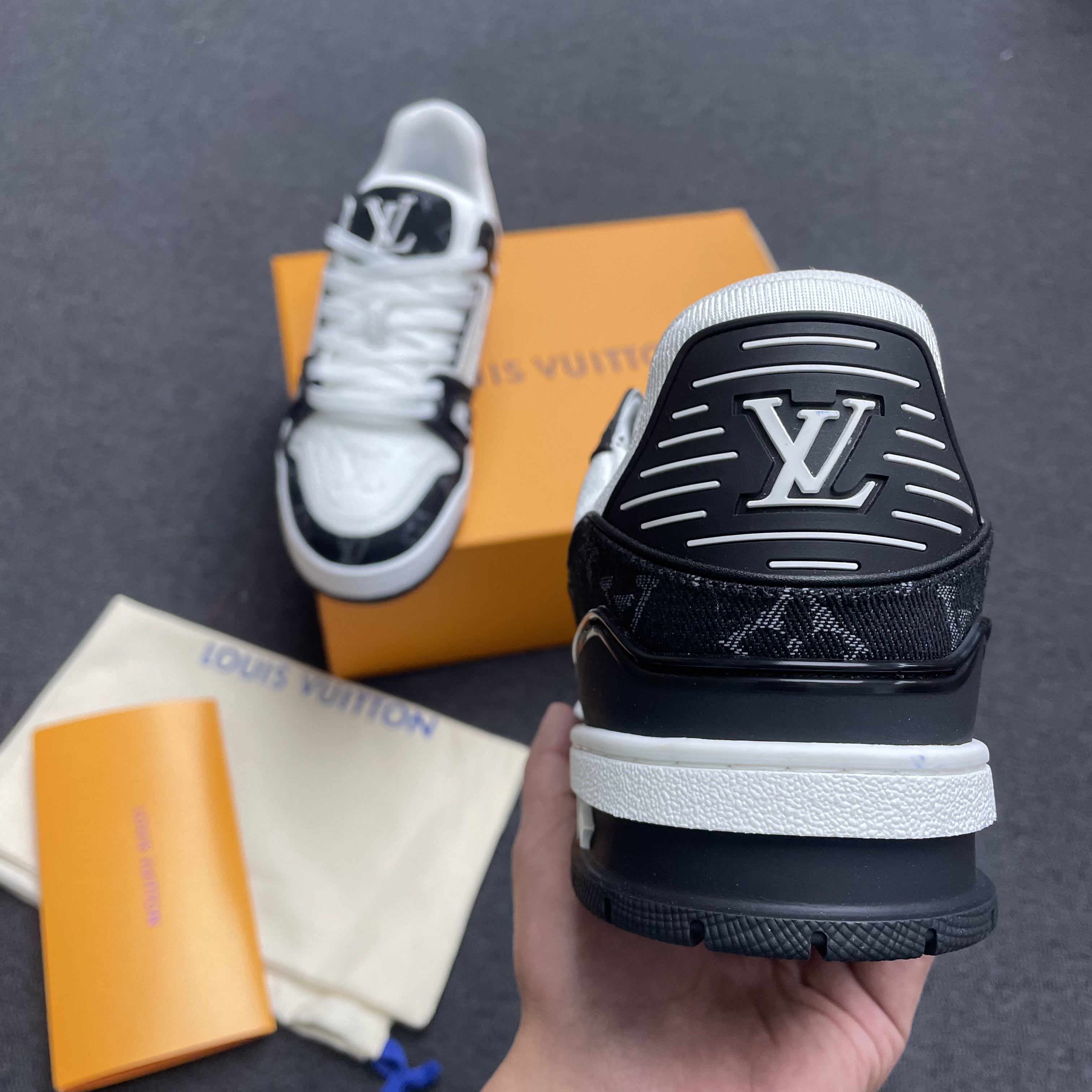 Louis Vuitton Lv Trainer White Black White 1a9jgb (3) - www.kitistry.com
