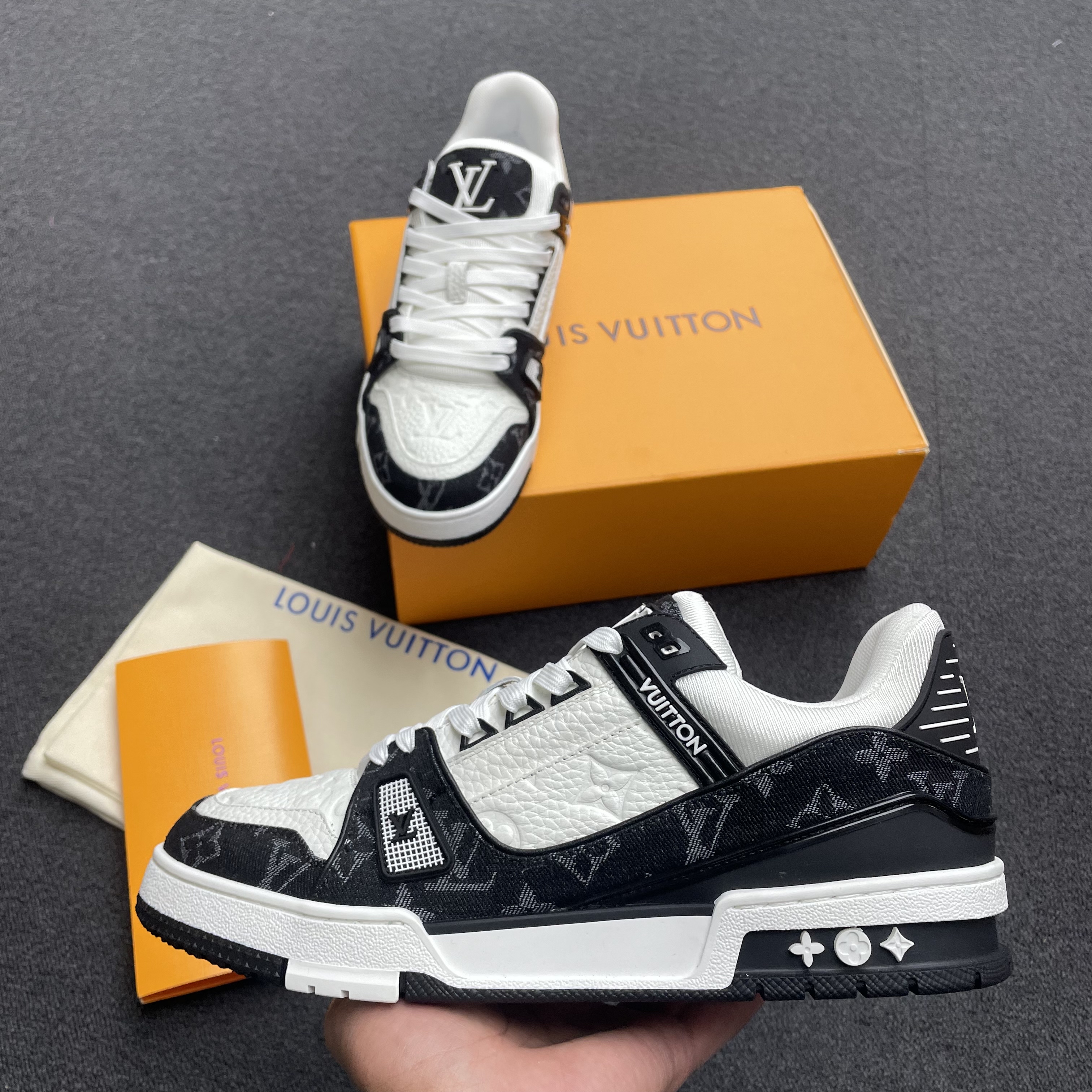 Louis Vuitton Lv Trainer White Black White 1a9jgb (5) - www.kitistry.com