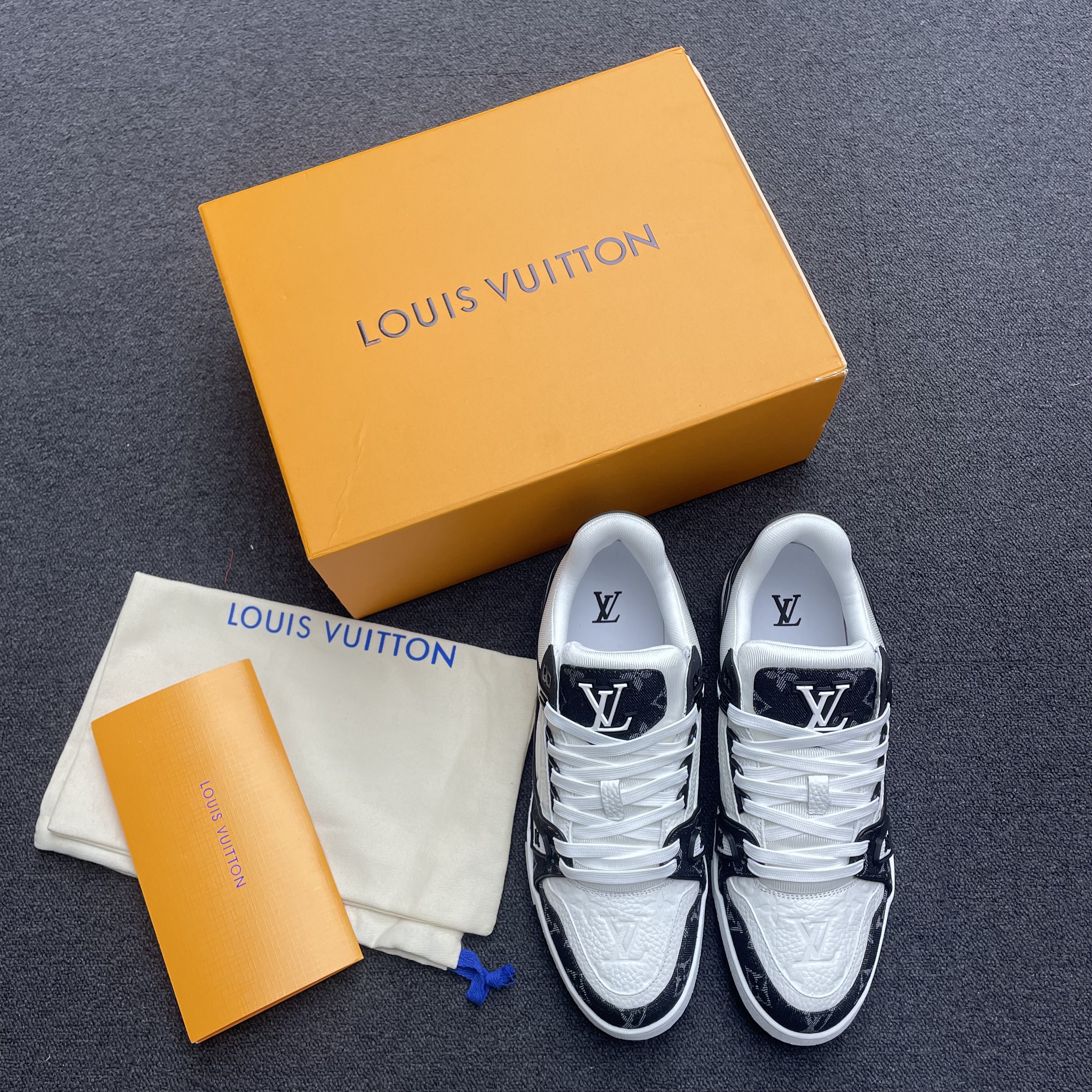 Louis Vuitton Lv Trainer White Black White 1a9jgb (6) - www.kitistry.com