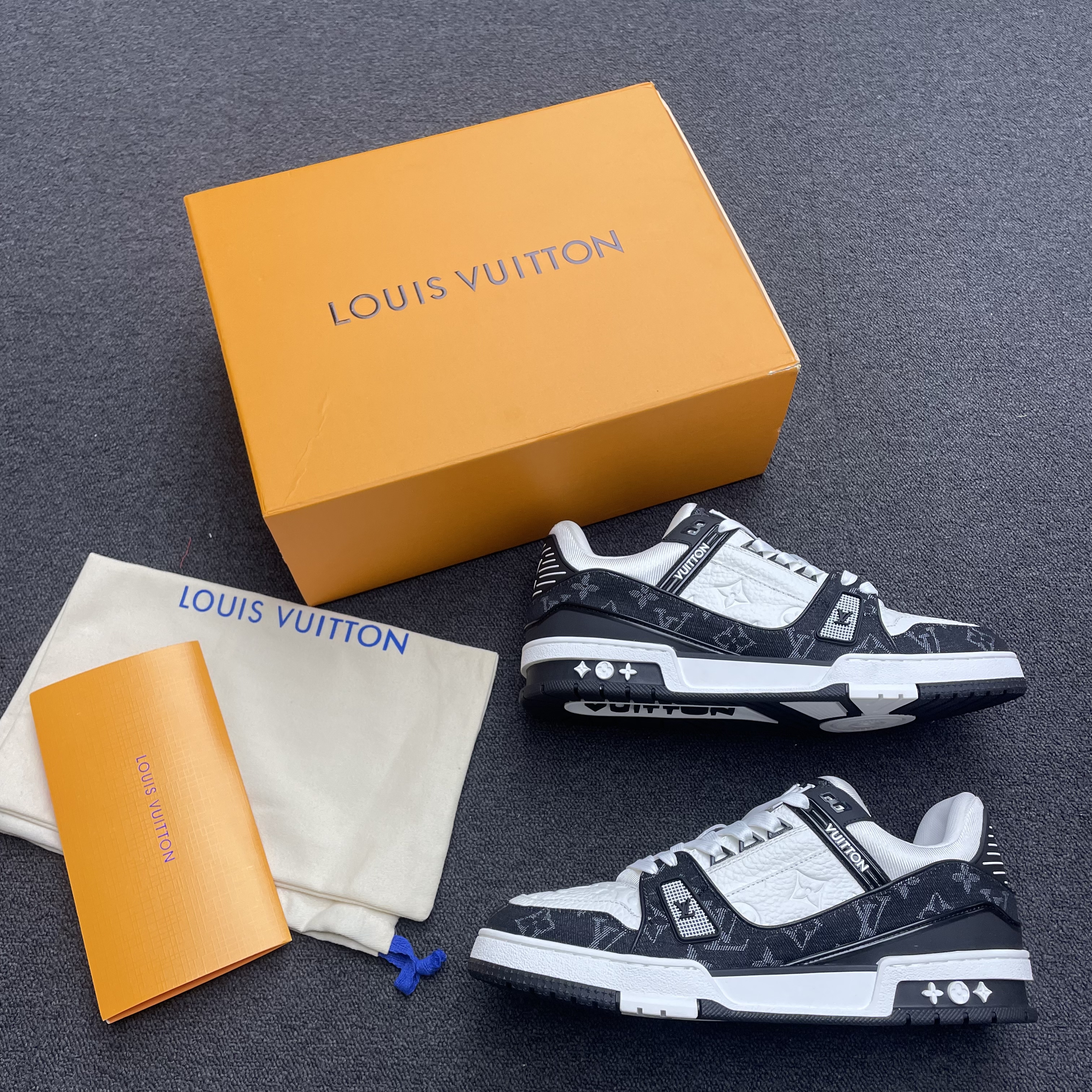 Louis Vuitton Lv Trainer White Black White 1a9jgb (7) - www.kitistry.com