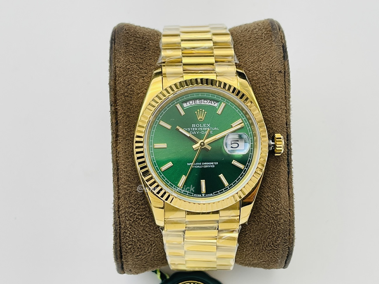 Rolex Day Date Olive Green Cherry Red Dial Bright Blue Bright Black Champagne Colour Olive Green 228239 (103) - www.kitistry.com