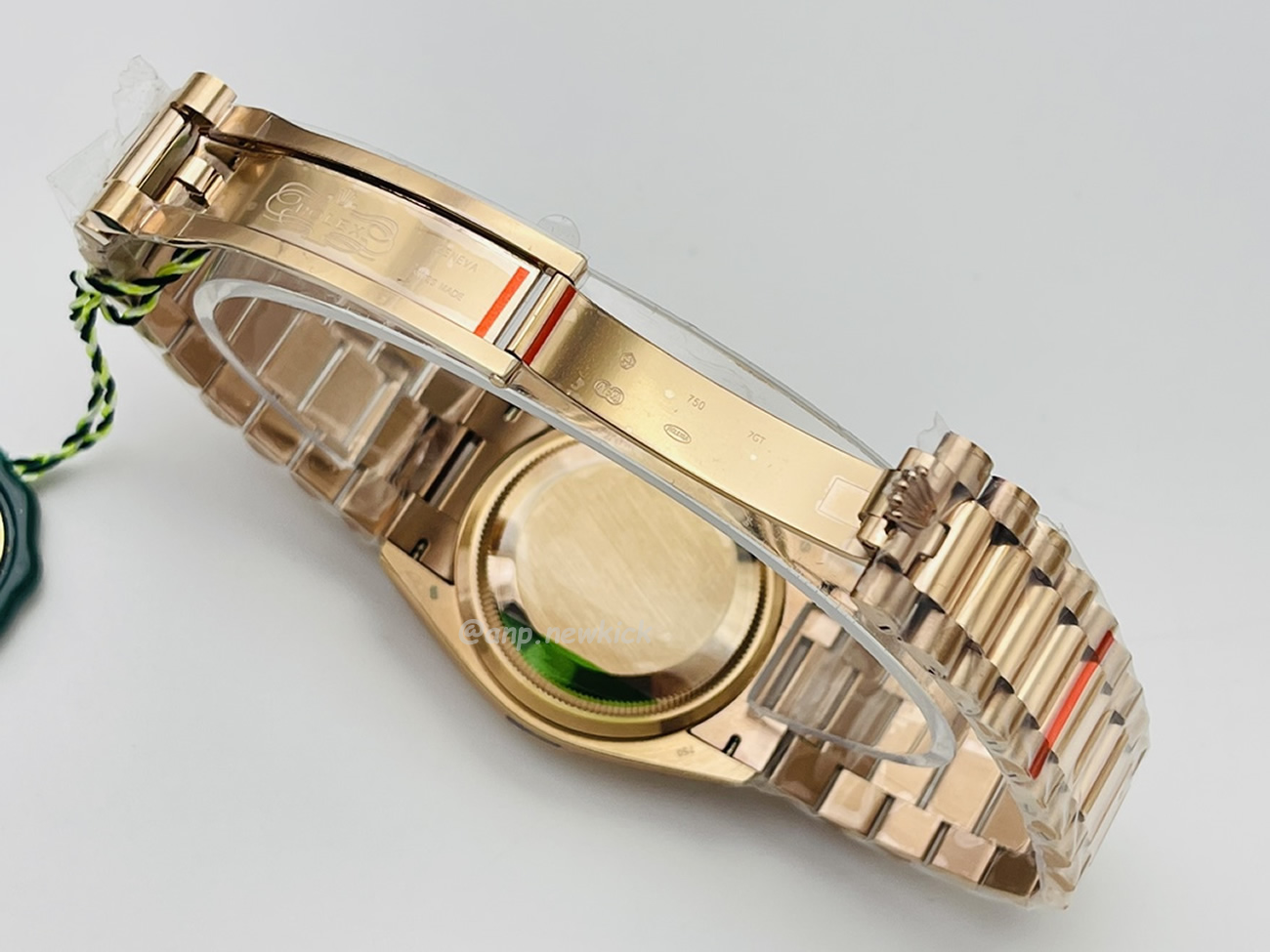 Rolex Day Date Olive Green Cherry Red Dial Bright Blue Bright Black Champagne Colour Olive Green 228239 (113) - www.kitistry.com