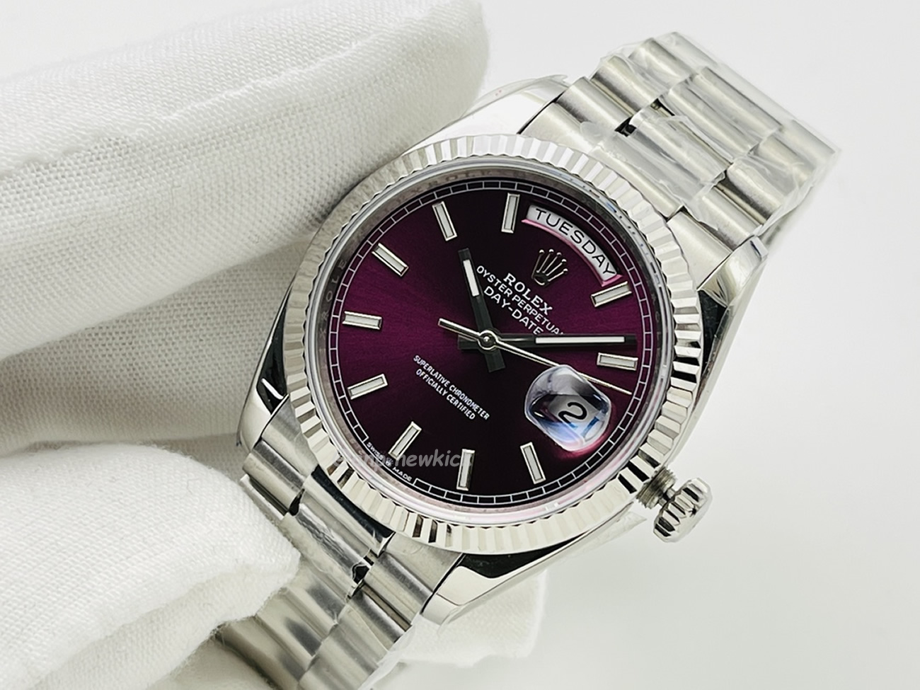 Rolex Day Date Olive Green Cherry Red Dial Bright Blue Bright Black Champagne Colour Olive Green 228239 (23) - www.kitistry.com