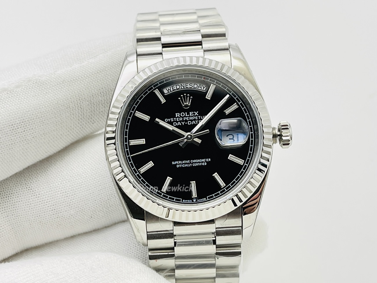 Rolex Day Date Olive Green Cherry Red Dial Bright Blue Bright Black Champagne Colour Olive Green 228239 (71) - www.kitistry.com