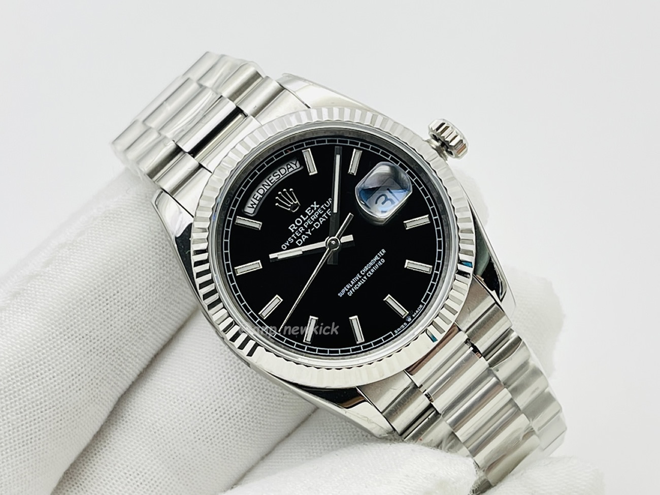 Rolex Day Date Olive Green Cherry Red Dial Bright Blue Bright Black Champagne Colour Olive Green 228239 (76) - www.kitistry.com