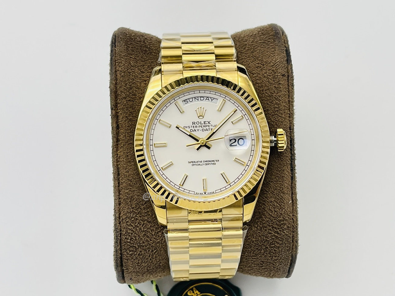 Rolex Day Date Olive Green Cherry Red Dial Bright Blue Bright Black Champagne Colour Olive Green 228239 (79) - www.kitistry.com