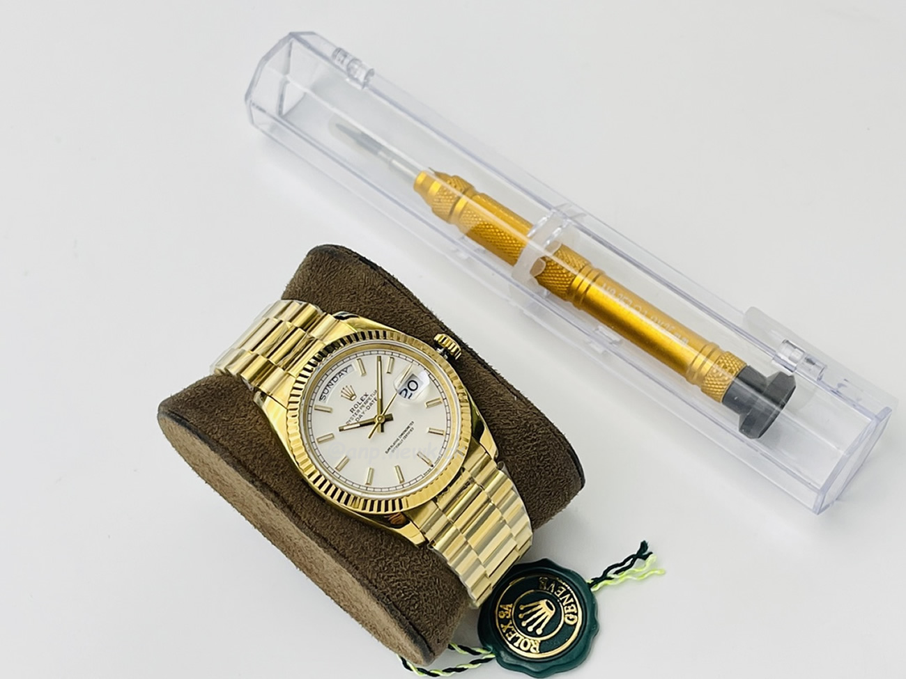 Rolex Day Date Olive Green Cherry Red Dial Bright Blue Bright Black Champagne Colour Olive Green 228239 (80) - www.kitistry.com