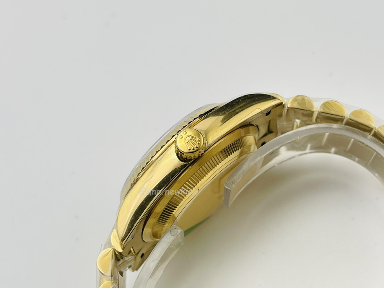 Rolex Day Date Olive Green Cherry Red Dial Bright Blue Bright Black Champagne Colour Olive Green 228239 (82) - www.kitistry.com