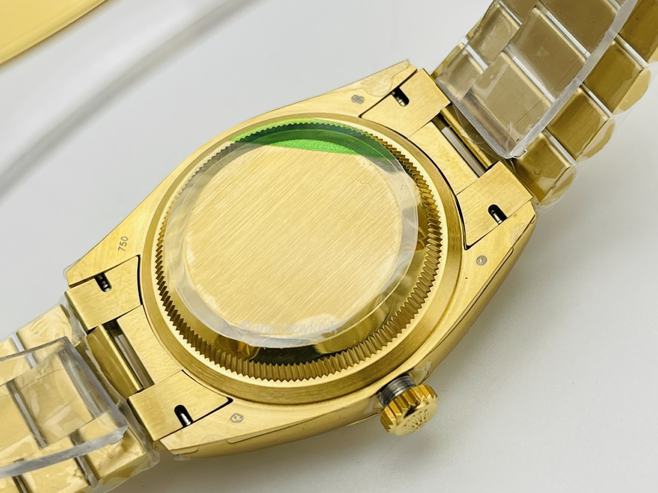 Rolex Day Date Olive Green Cherry Red Dial Bright Blue Bright Black Champagne Colour Olive Green 228239 (84) - www.kitistry.com