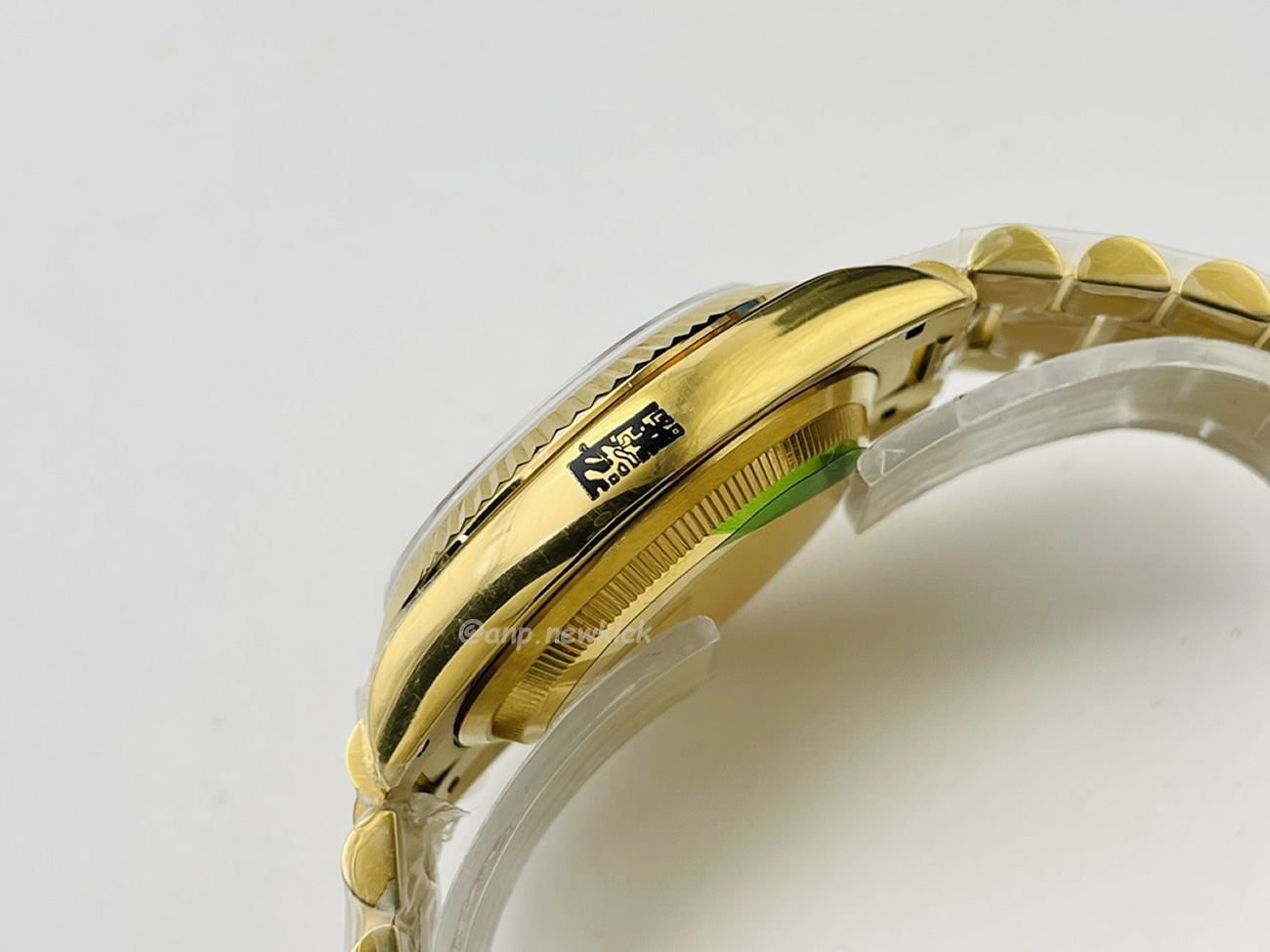 Rolex Day Date Olive Green Cherry Red Dial Bright Blue Bright Black Champagne Colour Olive Green 228239 (85) - www.kitistry.com
