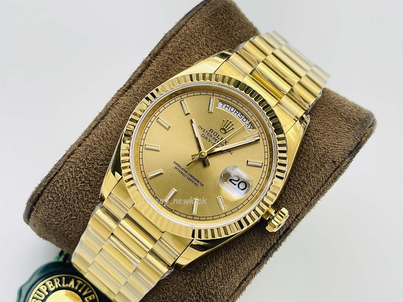Rolex Day Date Olive Green Cherry Red Dial Bright Blue Bright Black Champagne Colour Olive Green 228239 (93) - www.kitistry.com