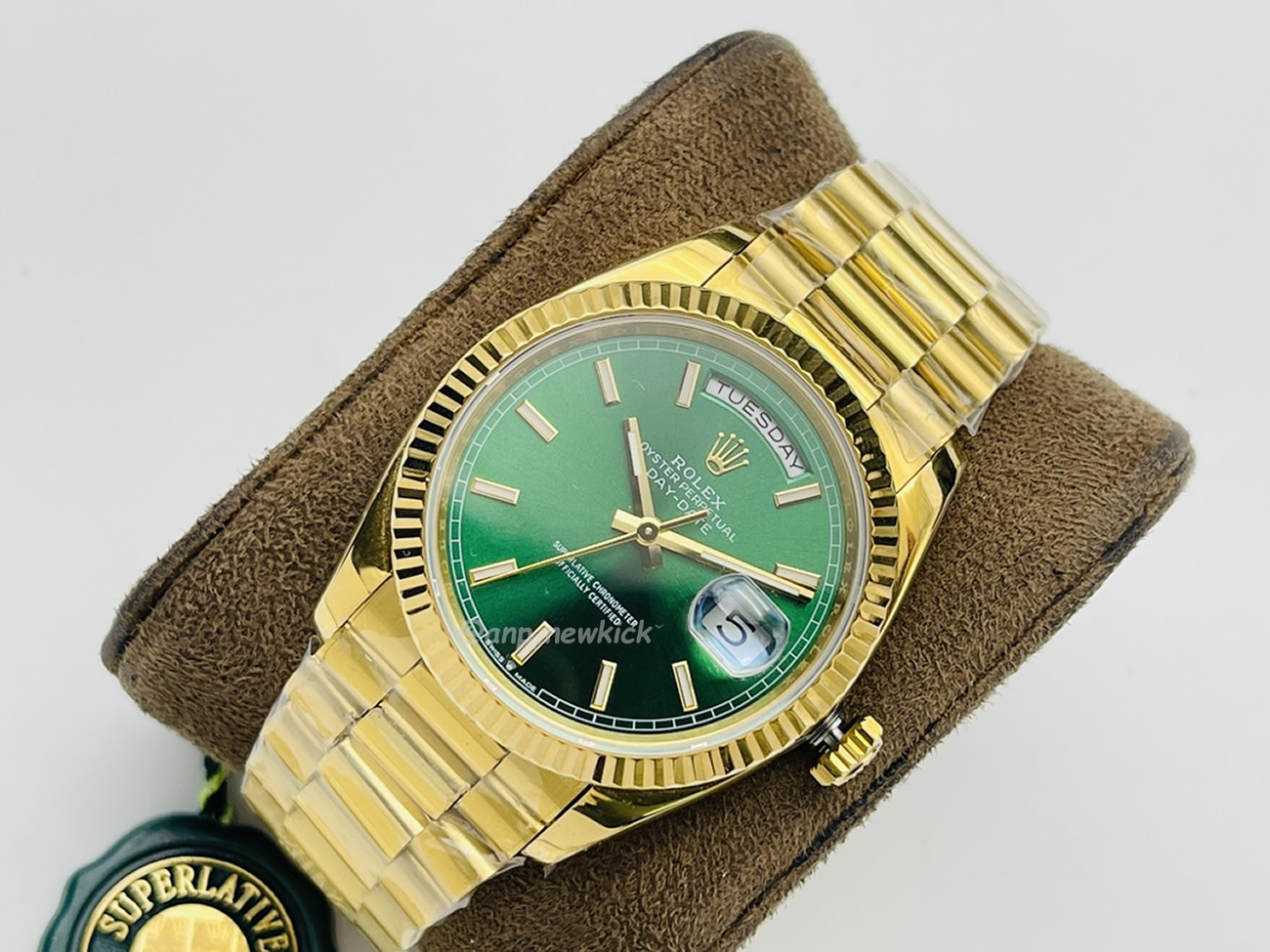 Rolex Day Date Olive Green Cherry Red Dial Bright Blue Bright Black Champagne Colour Olive Green 228239 (96) - www.kitistry.com