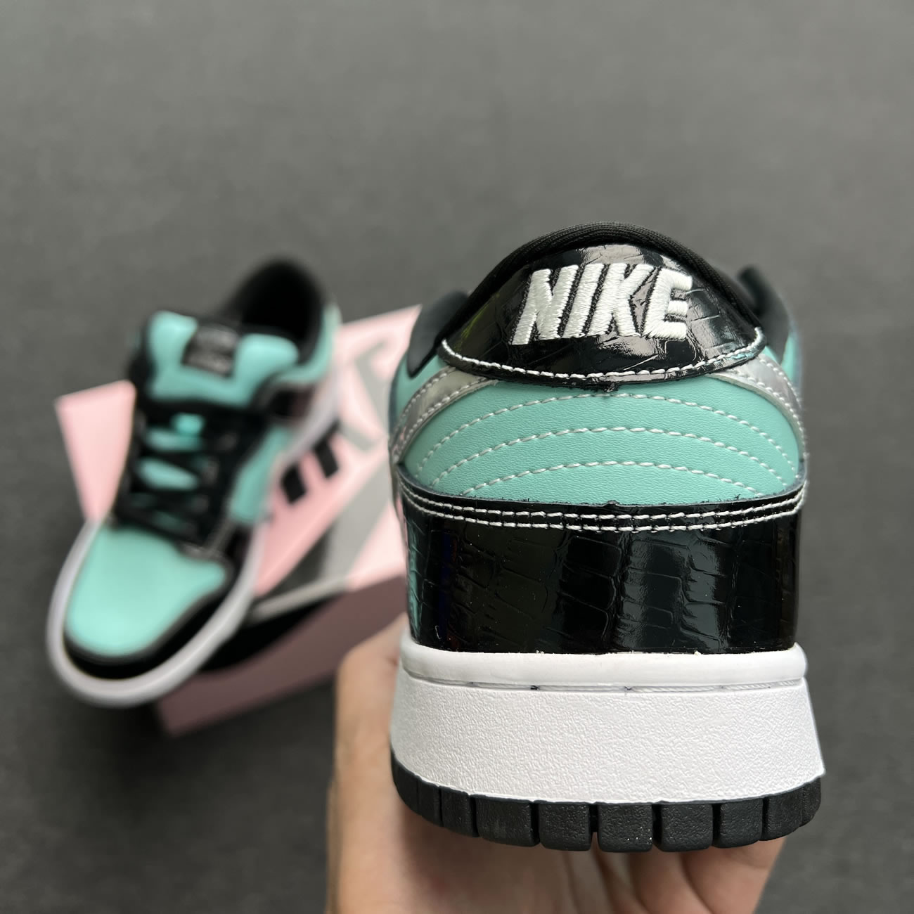 Nike Sb Dunk Low Diamond Supply Co. Aqua Blue 304292 402 (9) - www.kitistry.com