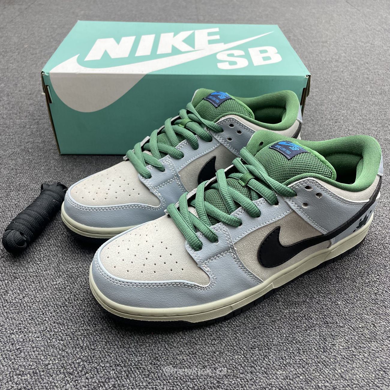 Nike Sb Dunk Low Maple Leaf Central Park 313170 021 (9) - www.kitistry.com