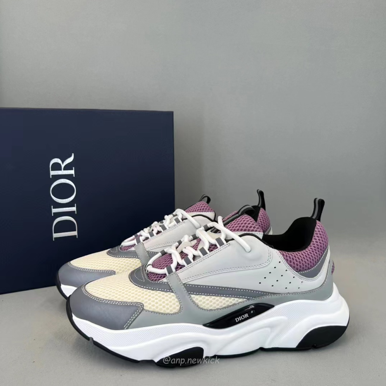 Dior B22 Cream Lavender Grey Beige (3) - www.kitistry.com Dior B22 Cream Lavender Grey Beige (3) - www.kitistry.com
