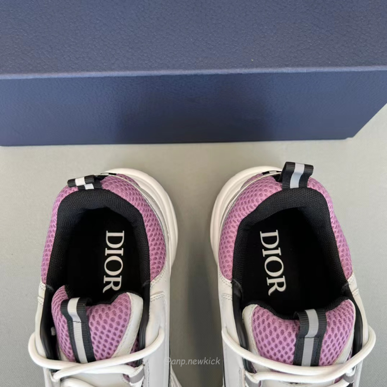 Dior B22 Cream Lavender Grey Beige (4) - www.kitistry.com Dior B22 Cream Lavender Grey Beige (4) - www.kitistry.com