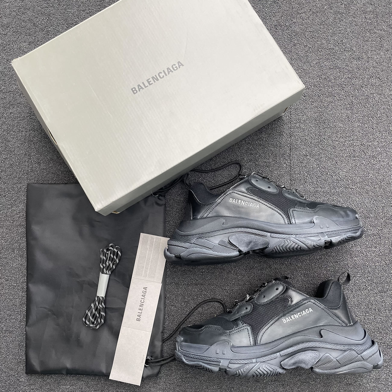 Balenciaga Triple S Triple Black 2018 Reissue Pre Distressed 512176 W09o1 1000 (2) - www.kitistry.com Balenciaga Triple S Triple Black 2018 Reissue Pre Distressed 512176 W09o1 1000 (2) - www.kitistry.com