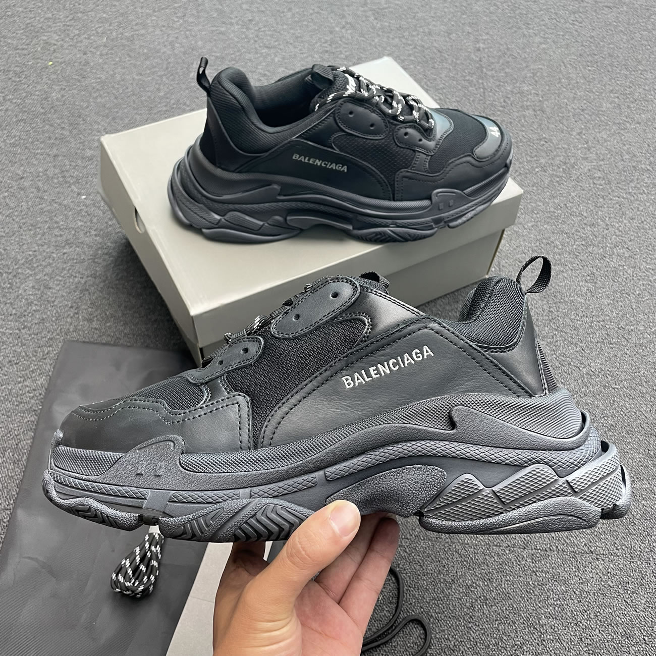 Balenciaga Triple S Triple Black 2018 Reissue Pre Distressed 512176 W09o1 1000 (4) - www.kitistry.com Balenciaga Triple S Triple Black 2018 Reissue Pre Distressed 512176 W09o1 1000 (4) - www.kitistry.com