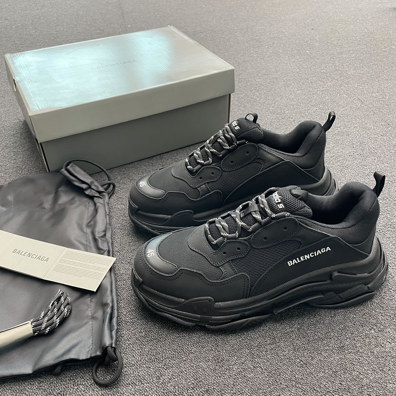Balenciaga Triple S Black W 541624w09011000 (3) - www.kitistry.com Balenciaga Triple S Black W 541624w09011000 (3) - www.kitistry.com