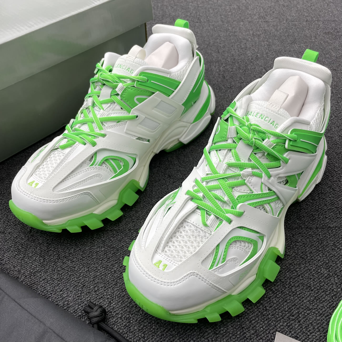 Balenciaga Track Led Sneaker 542436w3rl19035 (4) - www.kitistry.com Balenciaga Track Led Sneaker 542436w3rl19035 (4) - www.kitistry.com