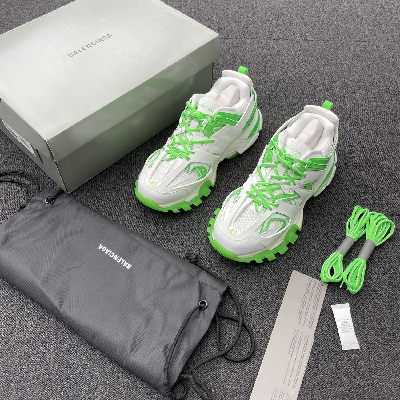 Balenciaga Track Led Sneaker 542436w3rl19035 (5) - www.kitistry.com Balenciaga Track Led Sneaker 542436w3rl19035 (5) - www.kitistry.com