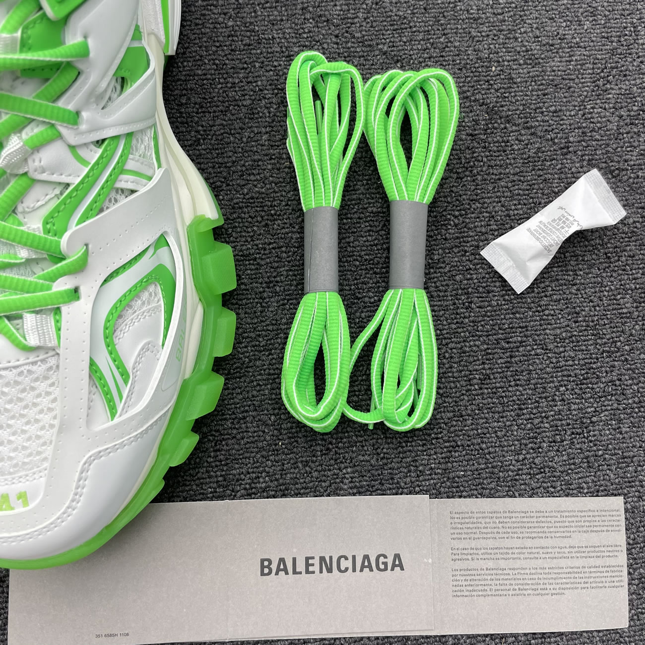 Balenciaga Track Led Sneaker 542436w3rl19035 (8) - www.kitistry.com Balenciaga Track Led Sneaker 542436w3rl19035 (8) - www.kitistry.com