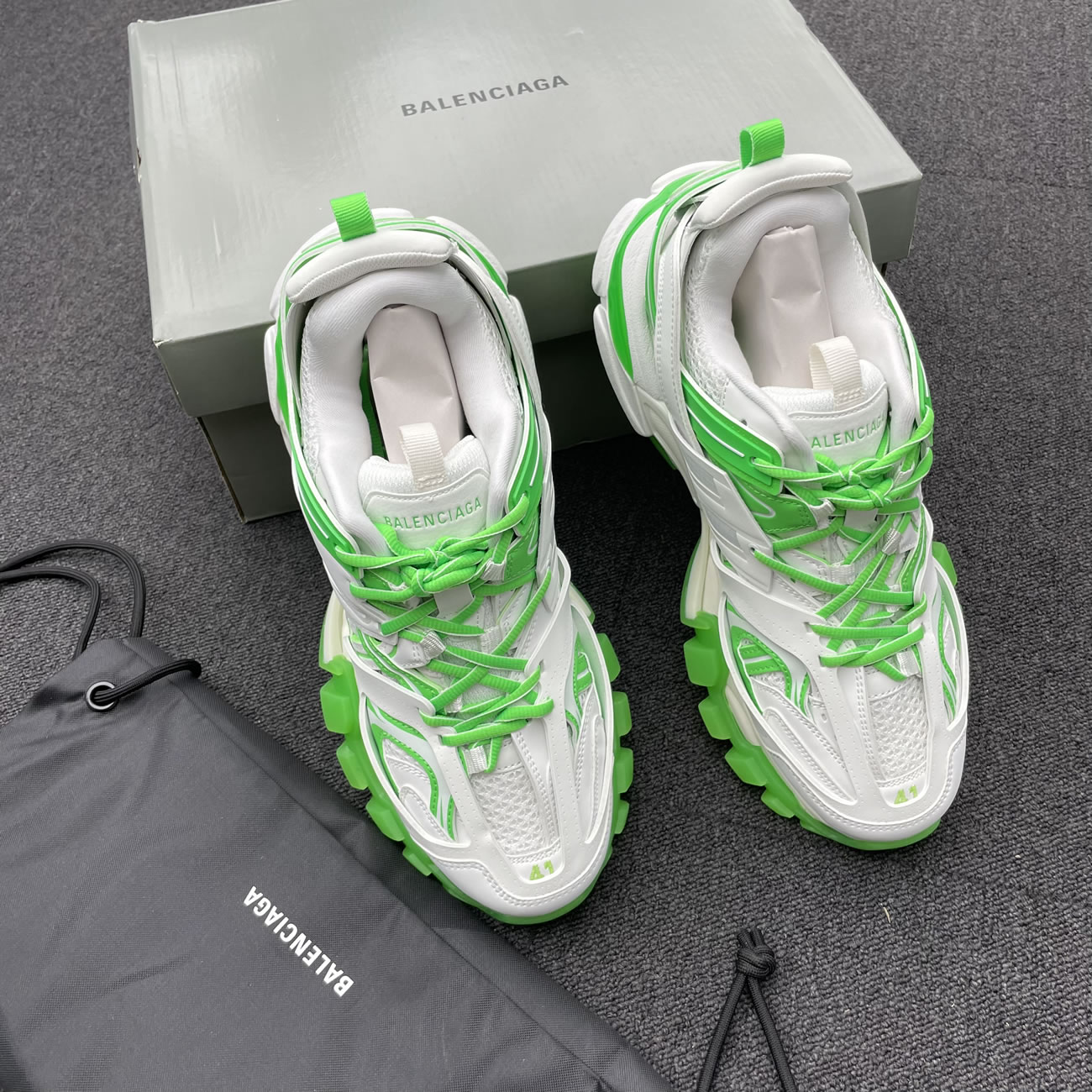 Balenciaga Track Led Sneaker 542436w3rl19035 (9) - www.kitistry.com Balenciaga Track Led Sneaker 542436w3rl19035 (9) - www.kitistry.com