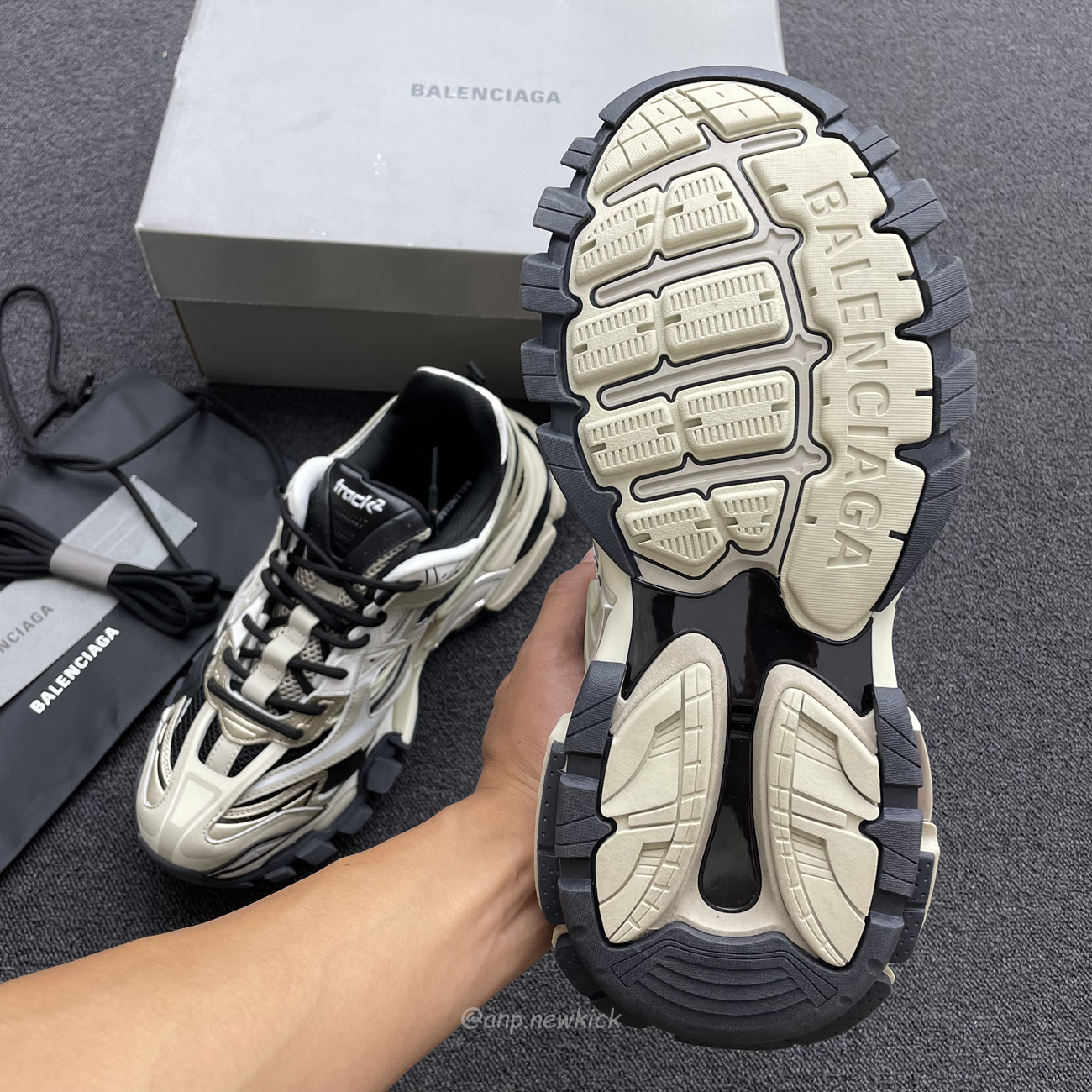 Balenciaga Track.2 Beige Black 568614w2gn38071 (11) - www.kitistry.com Balenciaga Track.2 Beige Black 568614w2gn38071 (11) - www.kitistry.com