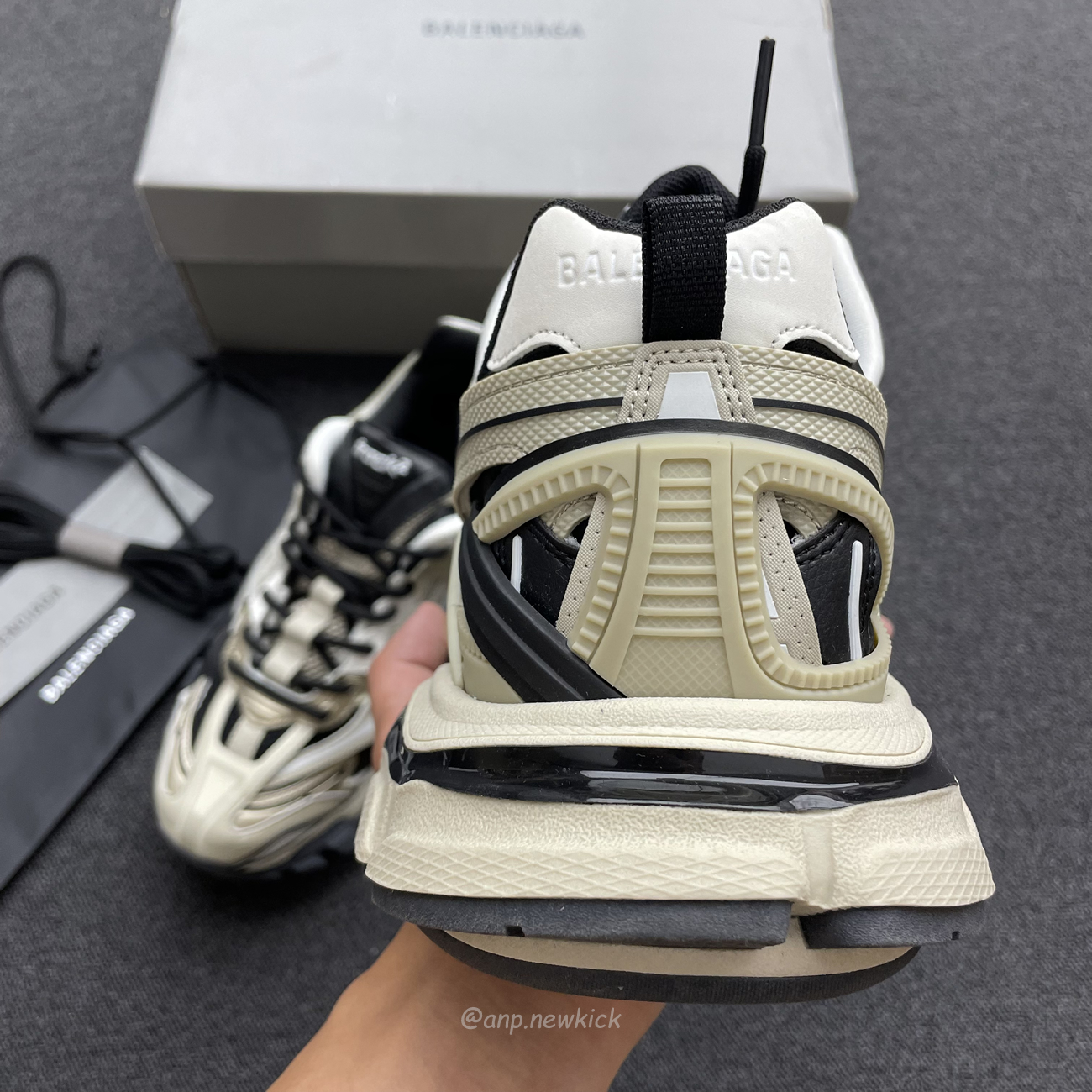 Balenciaga Track.2 Beige Black 568614w2gn38071 (15) - www.kitistry.com Balenciaga Track.2 Beige Black 568614w2gn38071 (15) - www.kitistry.com