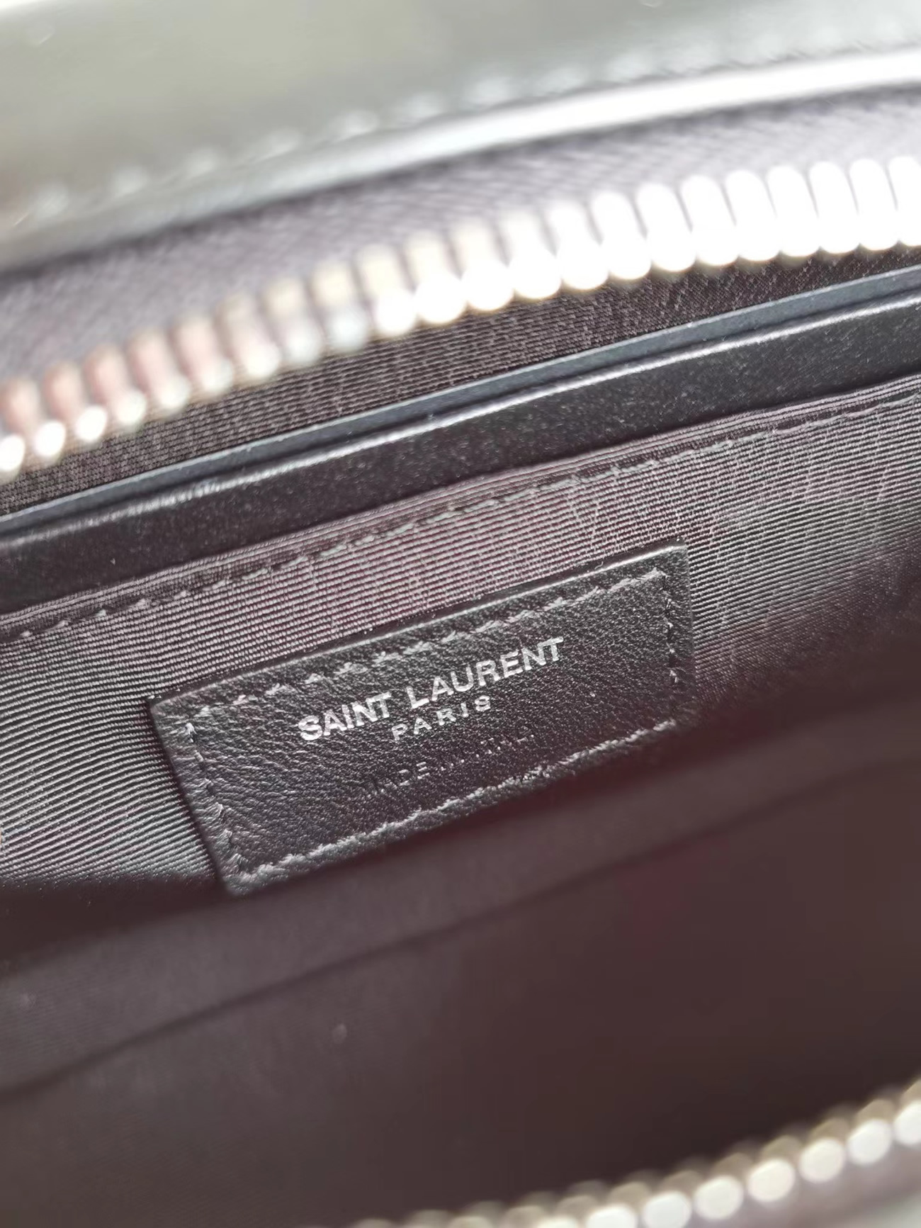 Saint Laurent Lou Crossbody Bag Quilted Black 612544dv7041242 (4) - www.kitistry.com Saint Laurent Lou Crossbody Bag Quilted Black 612544dv7041242 (4) - www.kitistry.com