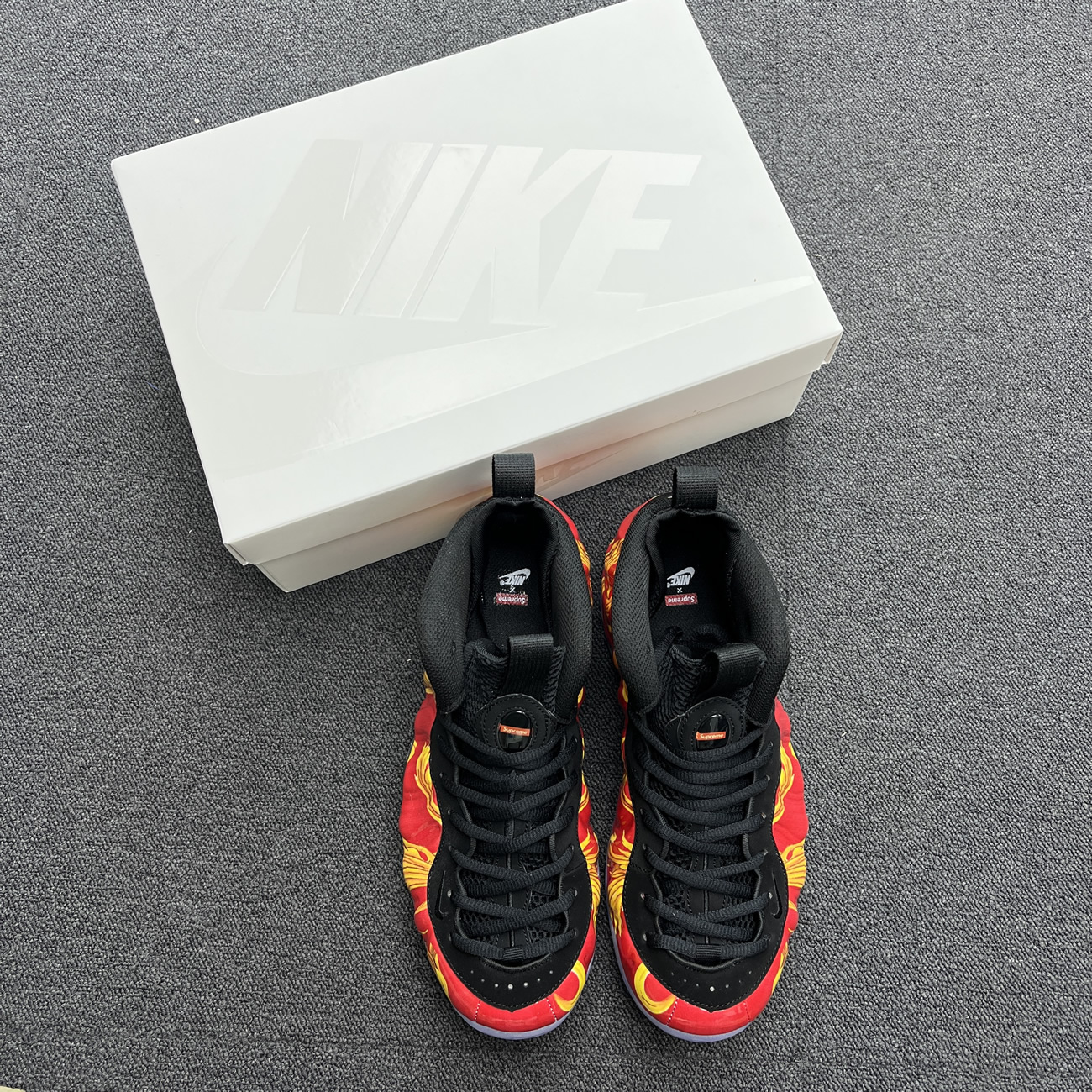 Nike Air Foamposite One Supreme Black Red 652792 001 600 (12) - www.kitistry.com Nike Air Foamposite One Supreme Black Red 652792 001 600 (12) - www.kitistry.com