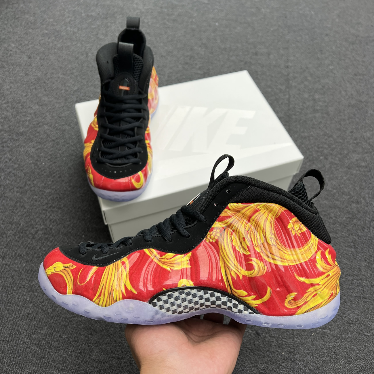 Nike Air Foamposite One Supreme Black Red 652792 001 600 (13) - www.kitistry.com Nike Air Foamposite One Supreme Black Red 652792 001 600 (13) - www.kitistry.com