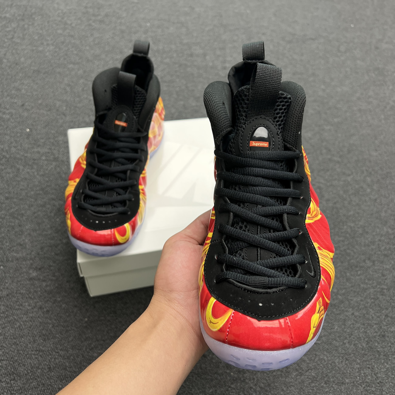 Nike Air Foamposite One Supreme Black Red 652792 001 600 (18) - www.kitistry.com Nike Air Foamposite One Supreme Black Red 652792 001 600 (18) - www.kitistry.com