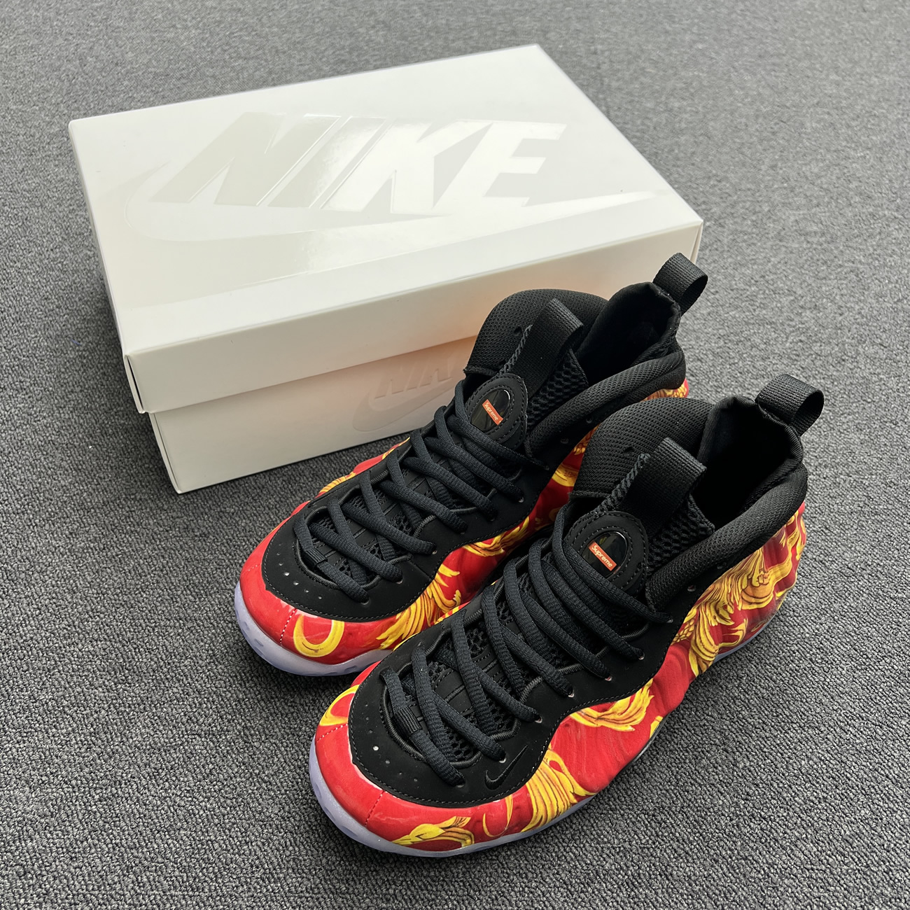 Nike Air Foamposite One Supreme Black Red 652792 001 600 (9) - www.kitistry.com Nike Air Foamposite One Supreme Black Red 652792 001 600 (9) - www.kitistry.com