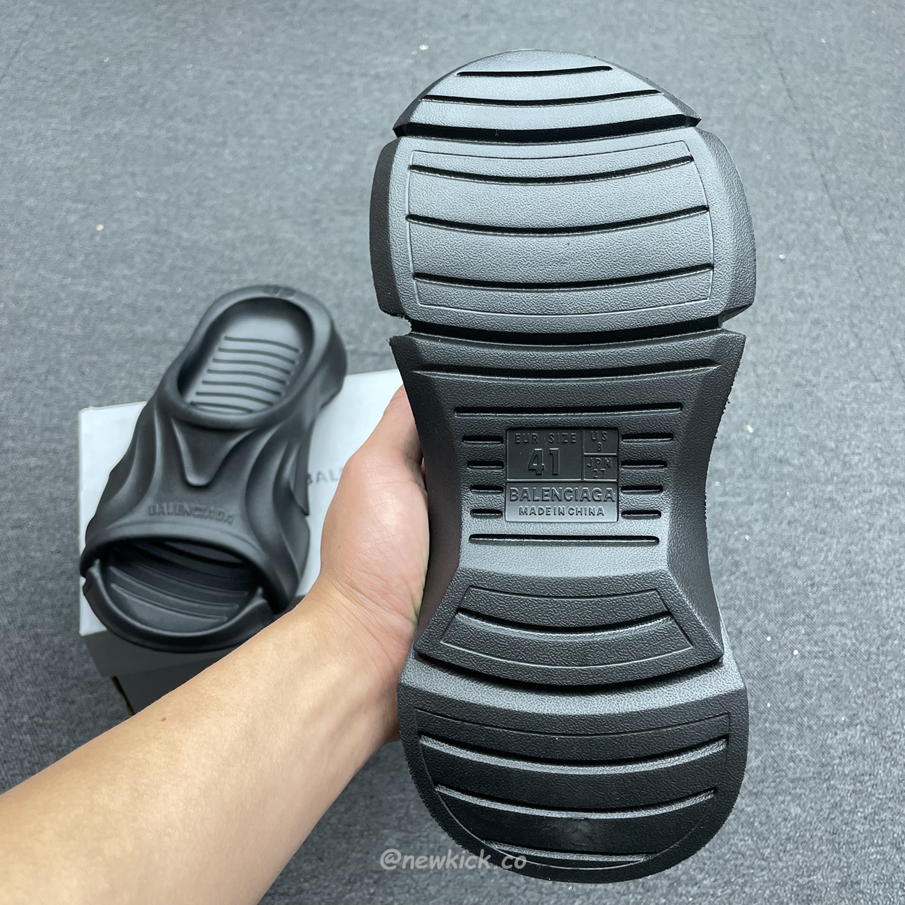 Balenciaga Mold Slide Sandal Black Beige 653874w3ce21000 (2) - www.kitistry.com Balenciaga Mold Slide Sandal Black Beige 653874w3ce21000 (2) - www.kitistry.com