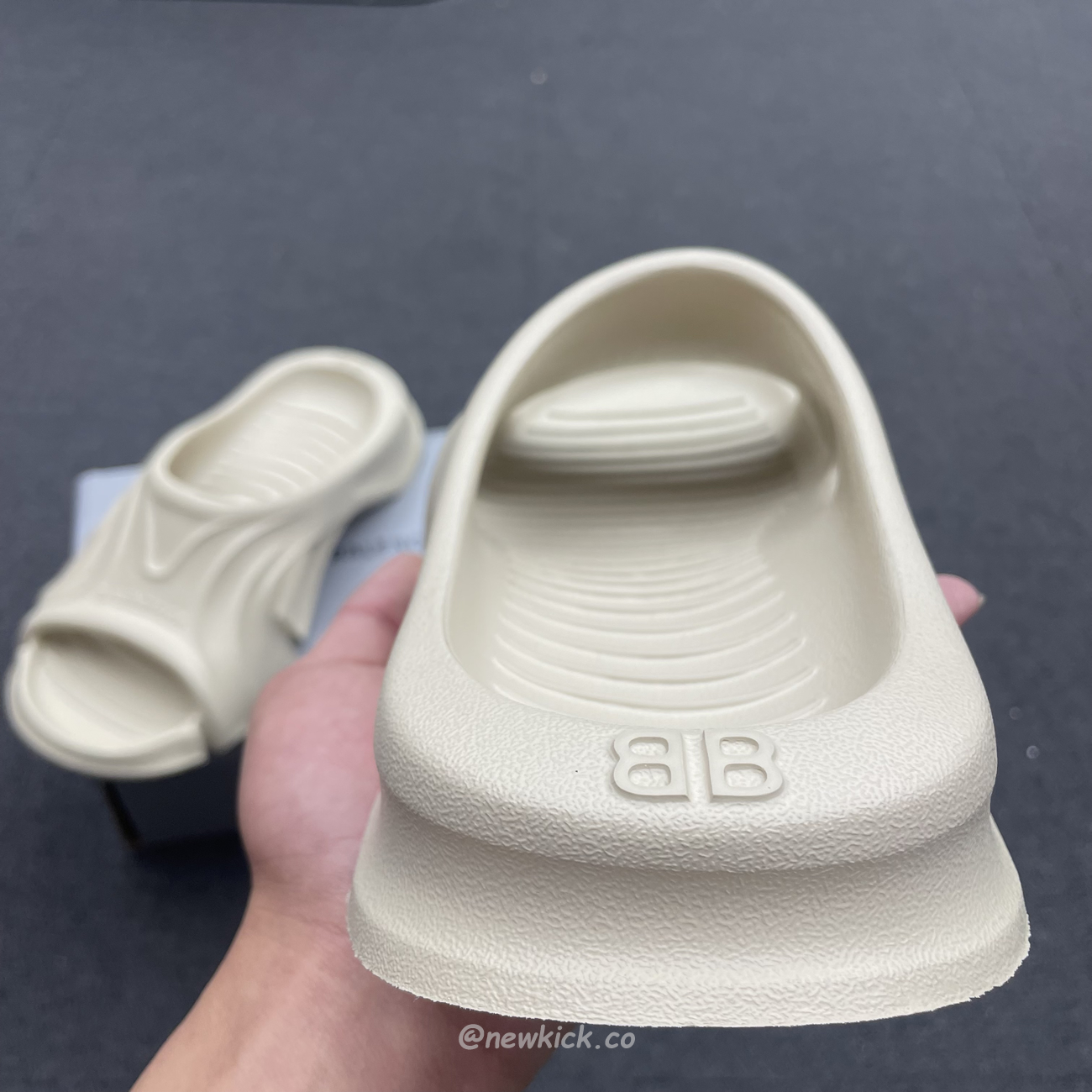 Balenciaga Mold Slide Sandal Black Beige 653874w3ce21000 (5) - www.kitistry.com Balenciaga Mold Slide Sandal Black Beige 653874w3ce21000 (5) - www.kitistry.com