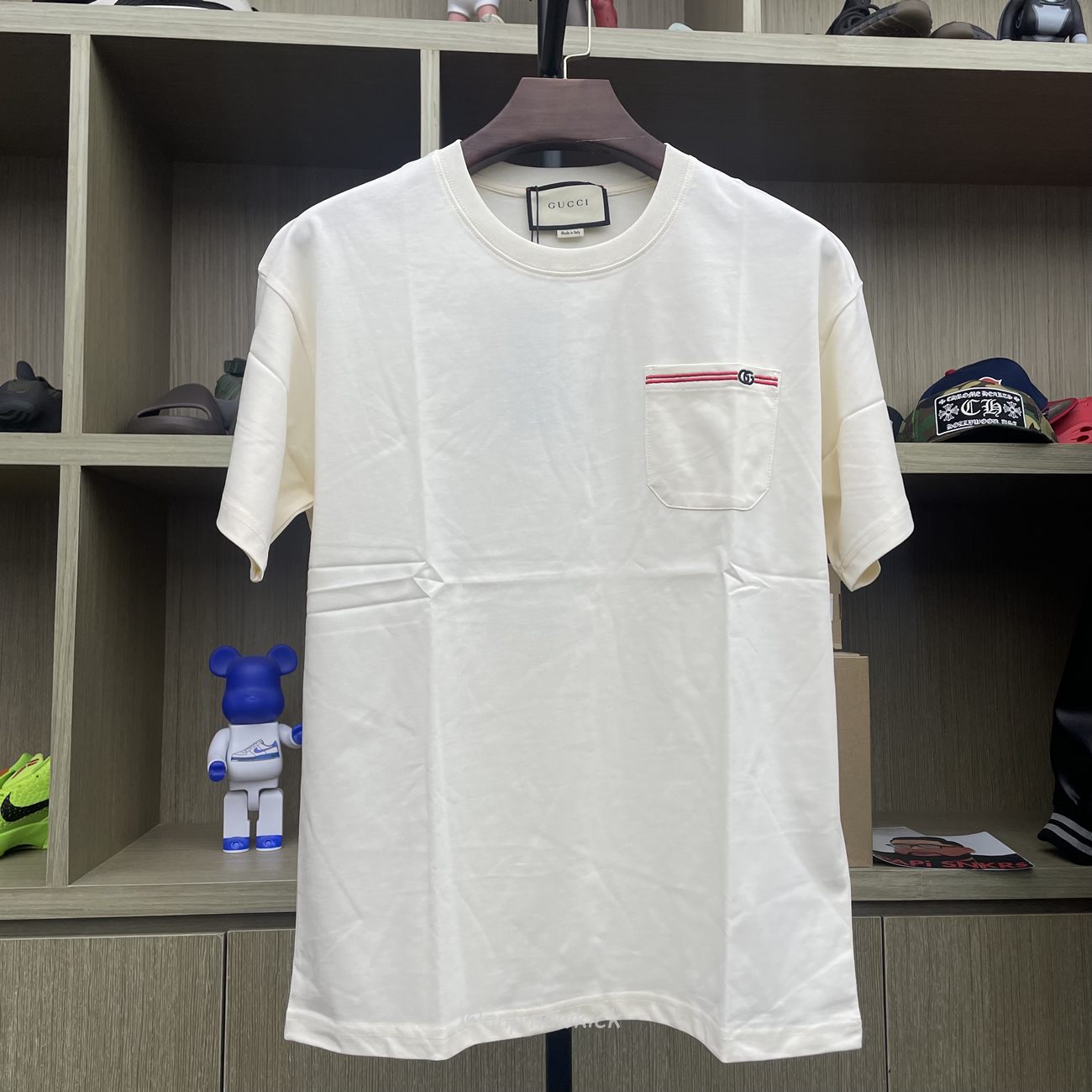 Gucci Xjdvi Emrboidery T Shirt White 673710 (4) - www.kitistry.com Gucci Xjdvi Emrboidery T Shirt White 673710 (4) - www.kitistry.com