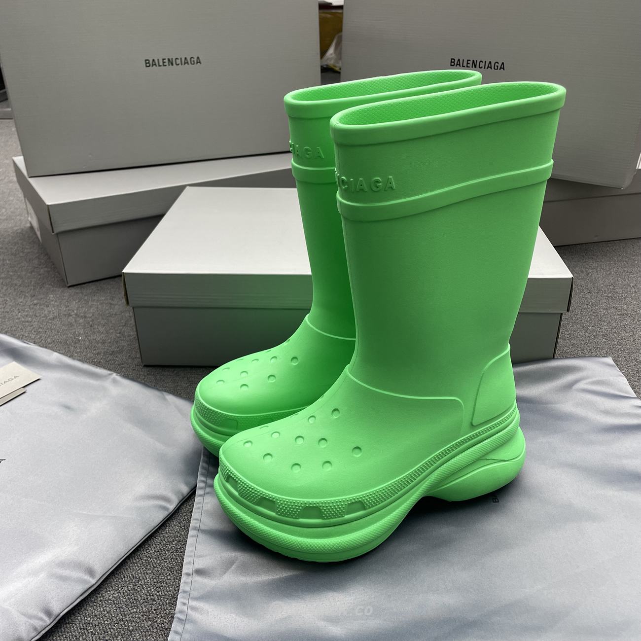 Balenciaga X Crocs Boot Black White Green Bright Pink Beige Rubber 677388w1s8e1000 (12) - www.kitistry.com Balenciaga X Crocs Boot Black White Green Bright Pink Beige Rubber 677388w1s8e1000 (12) - www.kitistry.com