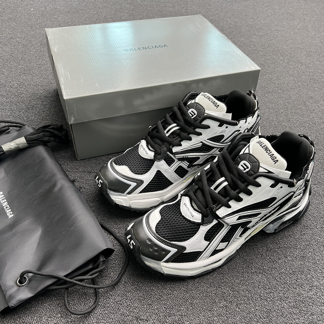 Balenciaga Runner White Black White 677403w3rb29010 (10) - www.kitistry.com Balenciaga Runner White Black White 677403w3rb29010 (10) - www.kitistry.com