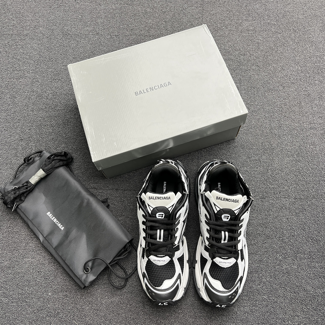 Balenciaga Runner White Black White 677403w3rb29010 (11) - www.kitistry.com Balenciaga Runner White Black White 677403w3rb29010 (11) - www.kitistry.com